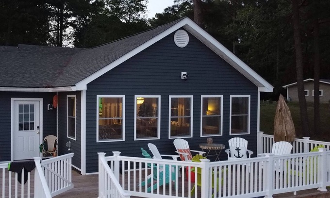 Deltaville Casa | Spectacular waterfront property with breathtaking views of the Chesapeake Bay!