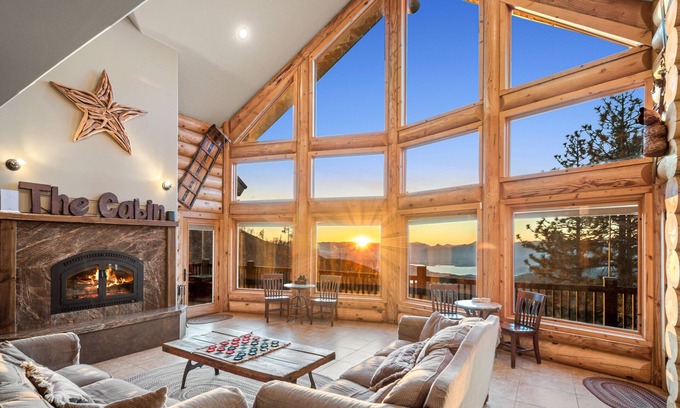 Alta Sierra Cabina | Spectacular West Coast Cabin: Bike, Hike & Ski!