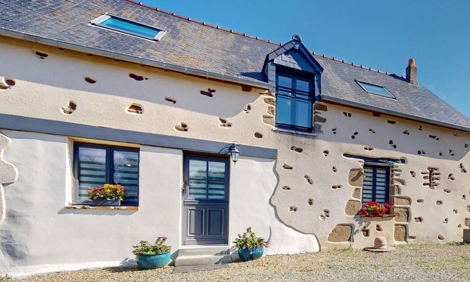 La Boussac Casa | Spend a relaxing time in an ideal location for outdoor activities.
