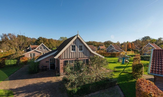 Hoge Hexel Casa | Spend an unforgettable vacation with friends and family in this beautiful vacation home at vacation park Buitengoed Het Lageveld.