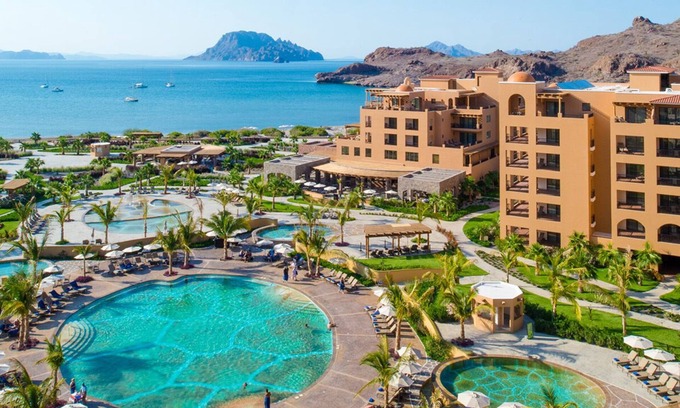 Loreto Complejo | Spend Christmas at Villa Del Palmar in Luxurious 3 Bedroom Penthouse Suite!