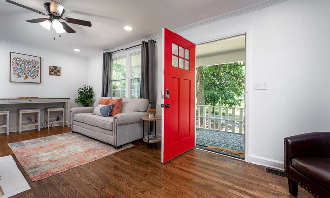 Marietta Casa | Spend Your Summer in Beautiful Marietta Georgia