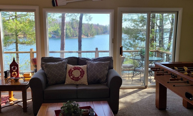 Mayfield Casa | Spider Lake Cottage near Traverse City