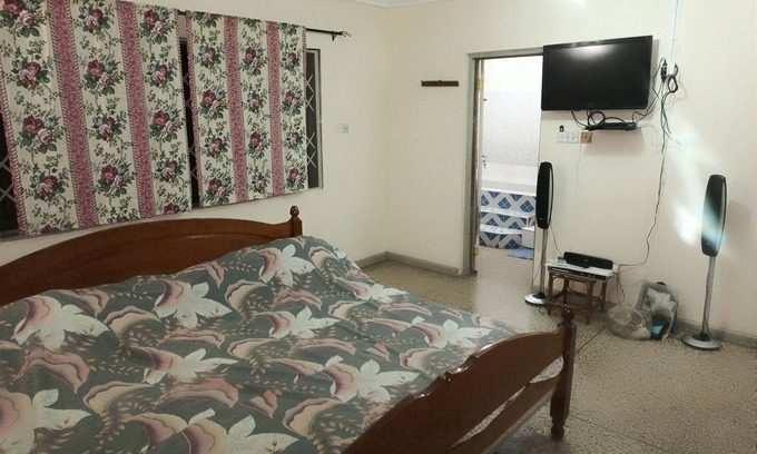 Accra Casa | Spikey's Haven