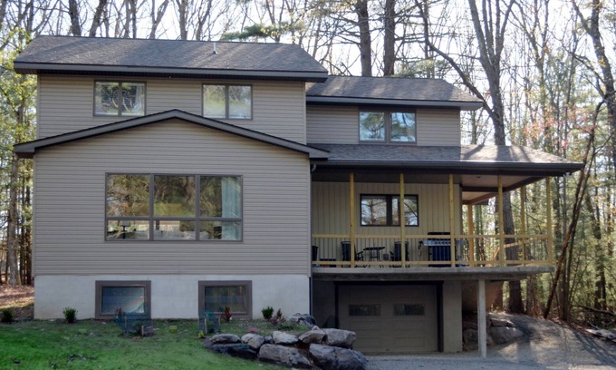 Tafton Casa | Spinnler Point Lake House walk to Lake Wallenpaupack Boat Slip