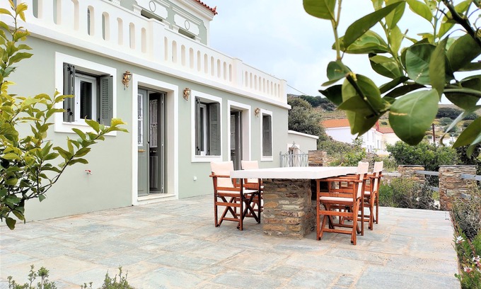 Steniai Apartamento | "spiti" Sea View Neoclassical Apartment in Stenies
