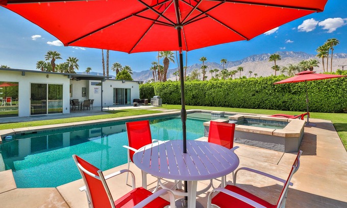 Sunmor Casa | Splash Plaimor - Huge Backyard- Entertainer’s kitchen