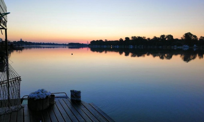 Novi Beograd Casa | Splav Different life