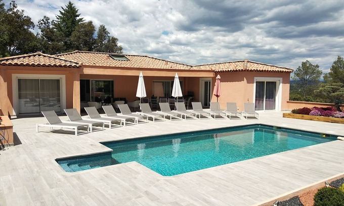 Flassans-sur-Issole Casa | ESPLENDIDA NUEVA VILLA de 360m² con PISCINA CLIMATIZADA