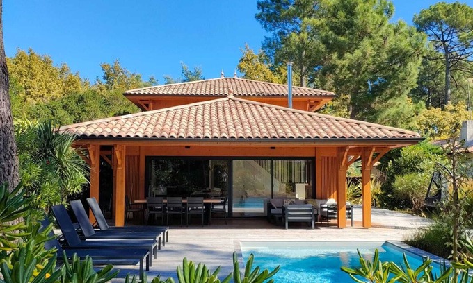 Lege-Cap-Ferret Villa | Espléndida villa con piscina climatizada entre la piscina y el océano.