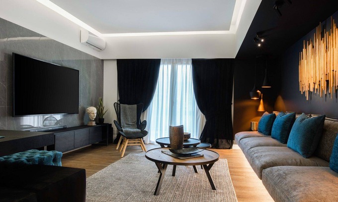 Makrigianni Villa | Splendid Athens Apartment | 4 Bedrooms | Apartment Emperor | Balcony Overlooking The Temple of Olympian Zeus | Acropolis