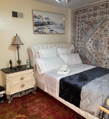 Airport Township Casa | Splendid Room in House 10 mins to Airport