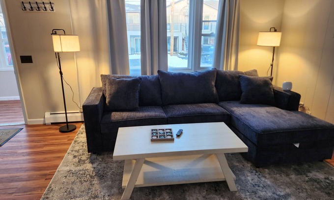 Ocean Park Condominio | Splendid, two-bedroom, one-bathroom condo, two short blocks from the beach!