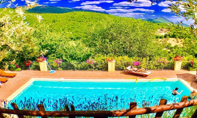 Spoleto Villa | Spoleto Splash - slps 20, pueblo de lujo de 5 cabañas, piscina exc, terreno privado