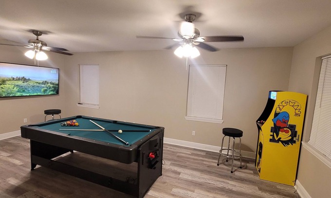 West End Casa | Sports Man Paradise