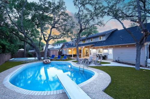 Vance Jackson Casa | Sportscourt & Pool Indoor Slide~Games~ Family Fun