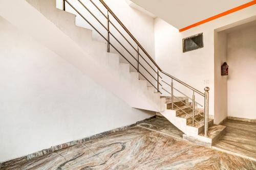 Gomti Nagar Hotel | SPOT ON Ganpati Palace