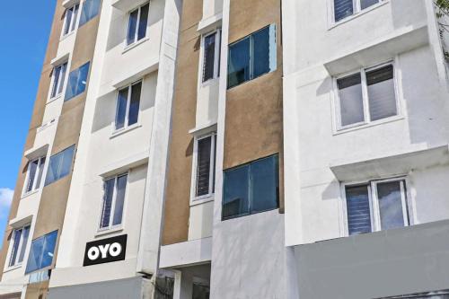 HSR Layout Hotel | SPOT ON Helloworld HSR Castle De Monte