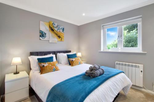 Stevenage Casa | Spotless Two-Bedroom Home with Garden and Parking