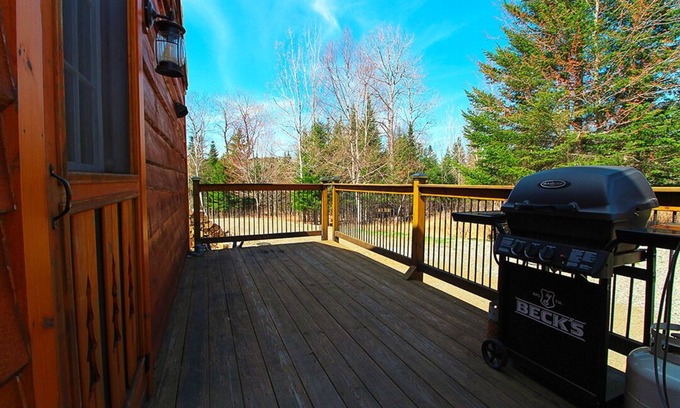 Rangeley Casa | Spotted Fawn - Recently updated three bedroom, two bath home located near the village of Oquossoc