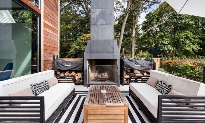 Union Pier Casa | Sprawling Modern Home with Chef's Kitchen, Pool & Hot Tubs - walk to the beach!