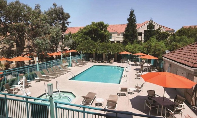 Pleasanton Casa | Spread Out in This All-Suites Room in Pleasanton, CA !