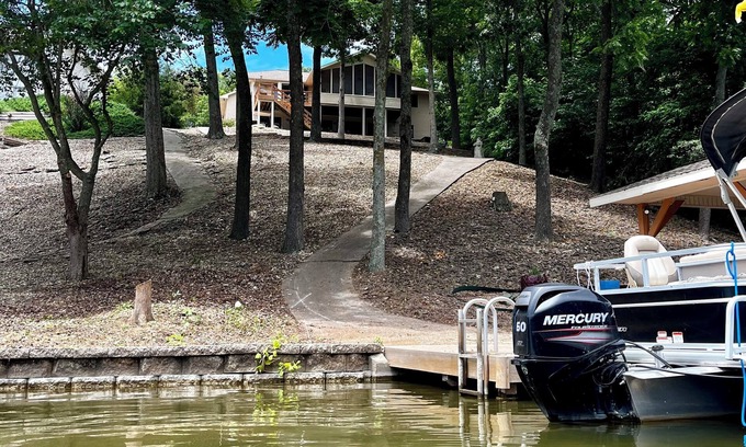 Bella Vista Casa | Spring Available! Lakefront, Dock, Remodeled, Views, screen porch, Kayaks!