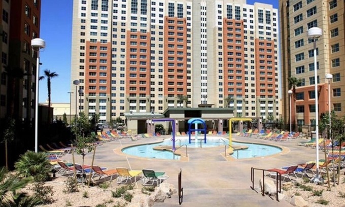 Enterprise Complejo | Spring Break in Vegas in fully equipped timeshare unit that sleeps 4