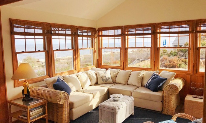 Southold Cabaña | CASA CON ENCANTO en Long Island Sound, playa privada, gloriosas puestas de sol