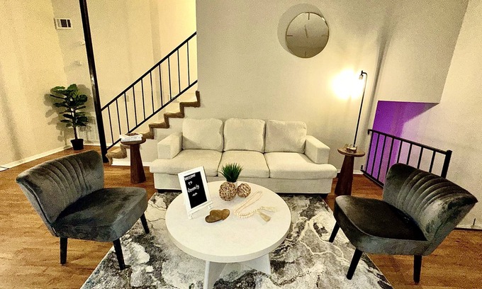 Fondren Casa | Spring Getaway 5 minutes away from Hospital