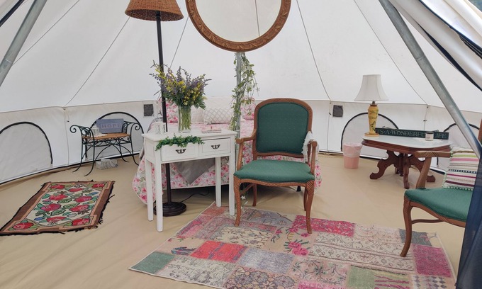 Glacier Country Cabina | Spring Serenity Yurt, glamping just 2 miles from Quinn's Hot Springs Resort!