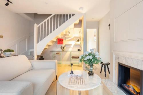 Greenwich Casa | Spring Stays Cosy 2-Bed Residence with Free Parking