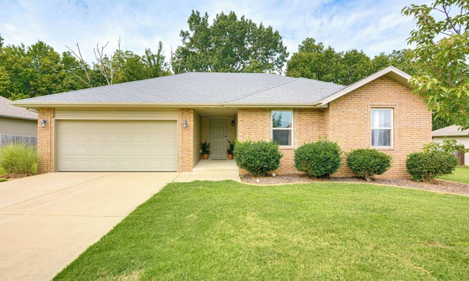 Brookline Station Casa | Springfield Area Home ~ 12 Mi to Downtown!