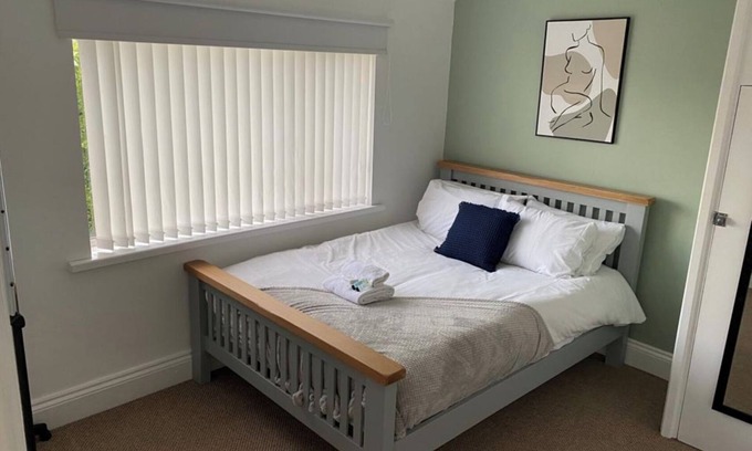 Risca East Casa | Springfield Retreat