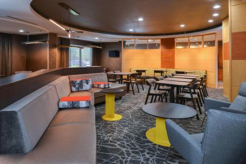 Lancaster Hotel | SpringHill Suites by Marriott Lancaster Palmdale