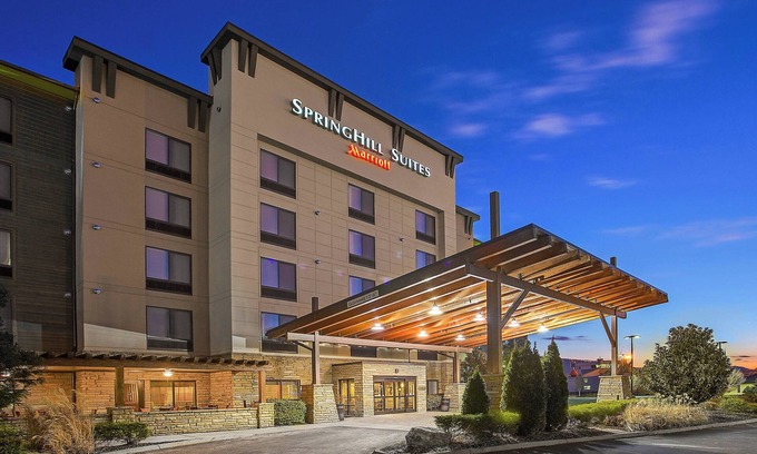Pigeon Forge Hotel | SpringHill Suites by Marriott Pigeon Forge