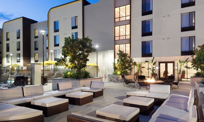 Burbank Hotel | SpringHill Suites Los Angeles Burbank/Downtown