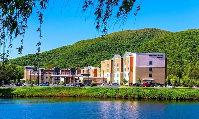Fishkill Hotel | SpringHill Suites by Marriott Fishkill