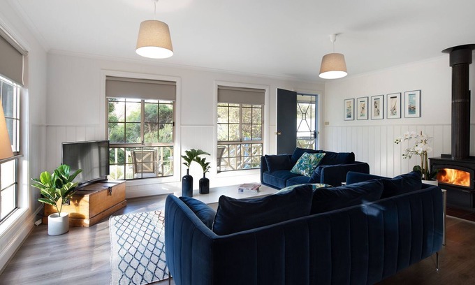 Hepburn Springs Cabaña | Springview Cottage: pet friendly and beautifully located