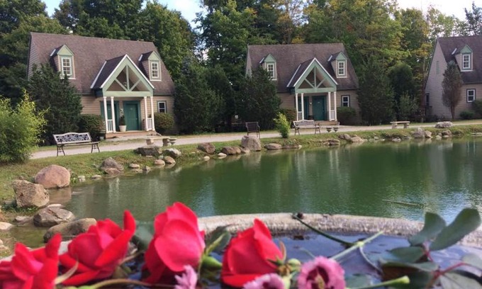 Mansfield Hotel | Spruce Hill Inn & Cottages