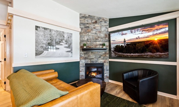 Fish Creek Casa | Spruce Suite | Downtown Fish Creek~Dog-friendly