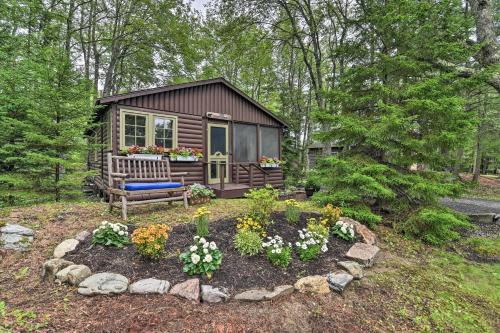 Boothbay Harbor Casa | Sprucewold Boothbay Harbor Cottage with Deck