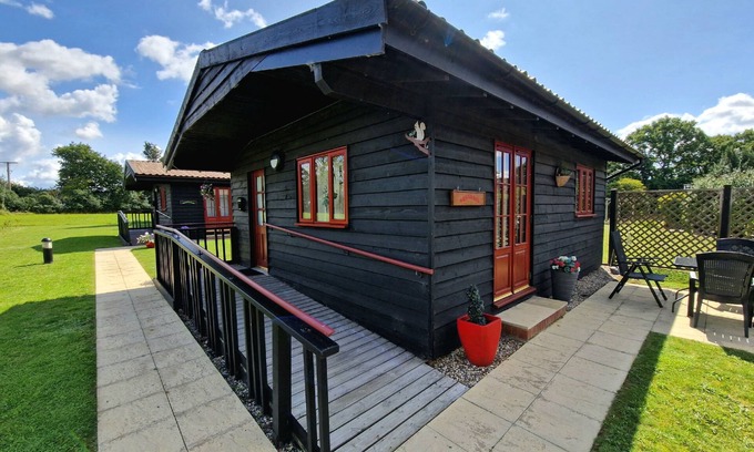 Coddenham Cabina | Squirrel, Bespoke holiday lodge in beautiful Suffolk conservation village