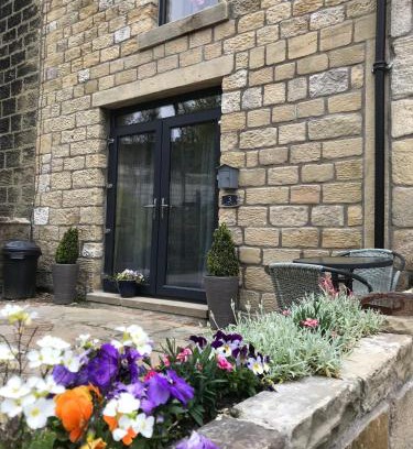 Cowling Casa | Squirrel cottage