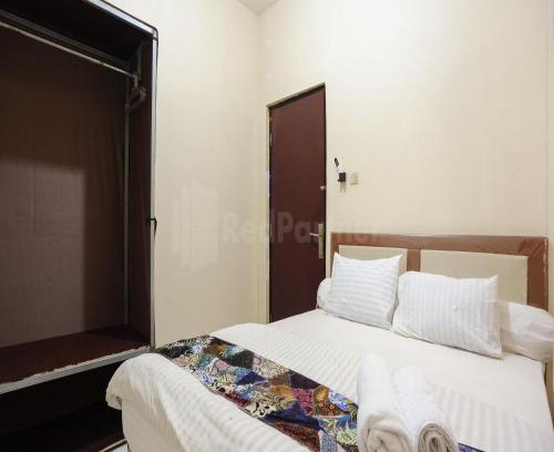 Bekasi Hotel | SRB near Mall Ciputra CIbubur Mitra RedDoorz