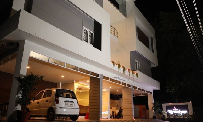 East Nada Hotel | Sreepathi Nirmalyam