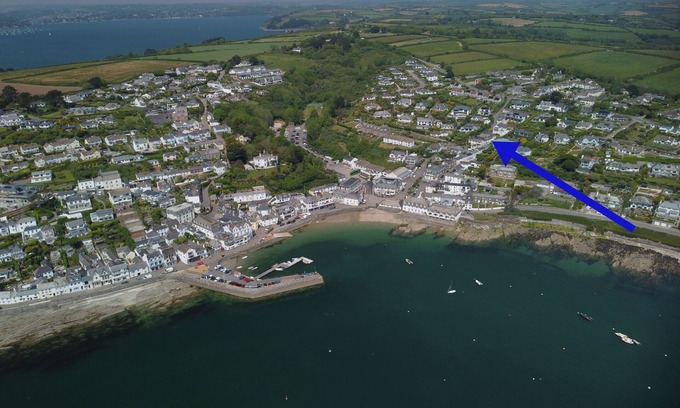 St. Mawes Cabaña | St Anthony Cottage - a holiday home that sleeps 6 guests in 3 bedrooms