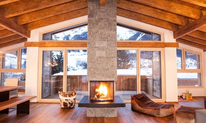 Pettneu am Arlberg Chalet De Esquí | S t. Chalet más nuevo de Antón - Riffler Lodge - 5 habitaciones con chimenea y sauna