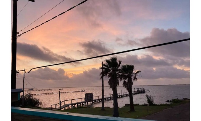 Rockport Cabaña | St.Charles Bay Waterfront Cottage@boat ramp