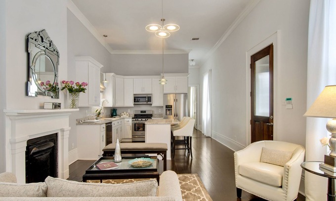 Faubourg Livaudais Casa | St. Charles Elegance